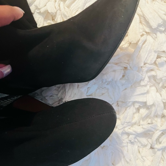 Boots - Picture 5 of 5